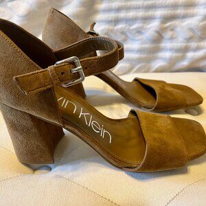 Calvin Klein Women's Quelyn Heeled Sandal